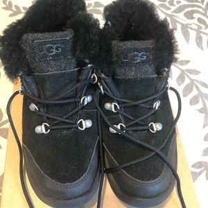 Youth ugg boots